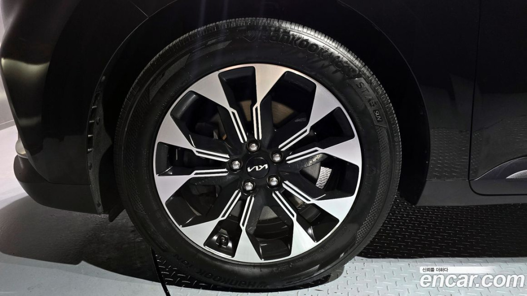 Kia Carnival 9-Seater Prestige, 2023