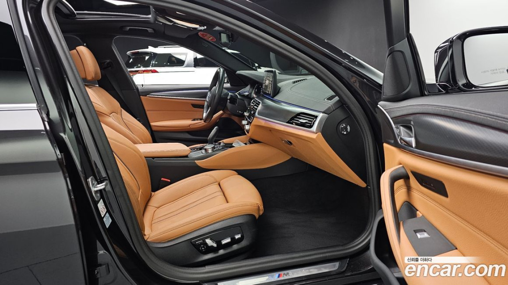 BMW 5-Series 520i M Sport, 2023