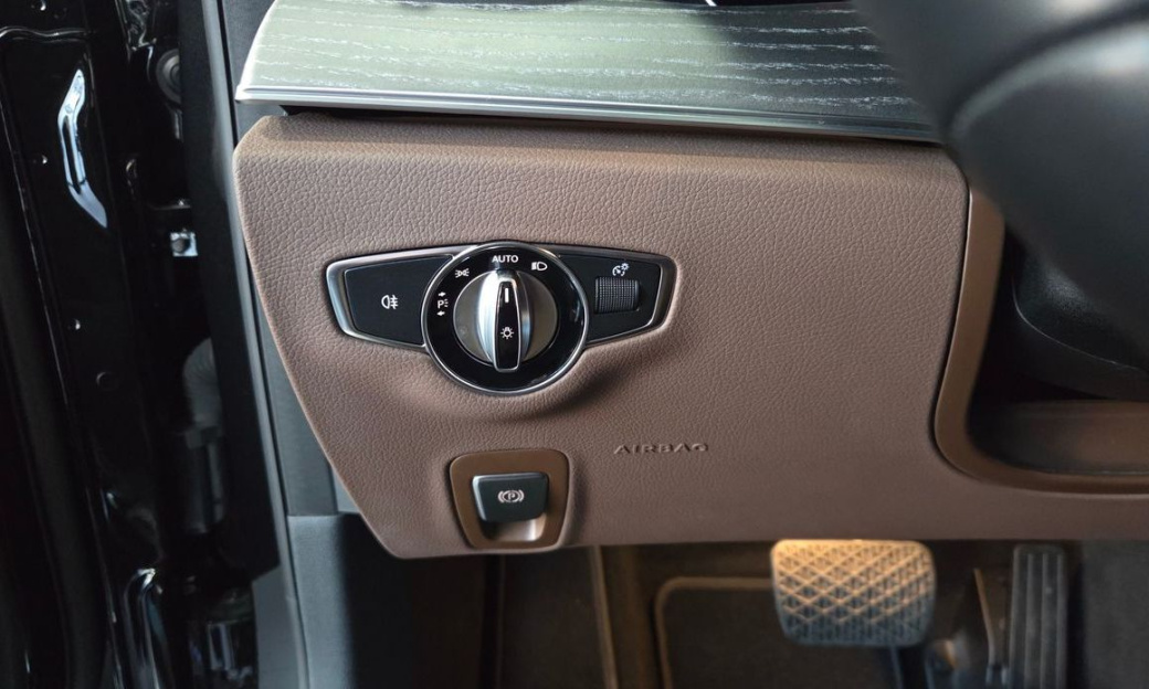 Mercedes-Benz E-Class E350 4MATIC Exclusive, 2023