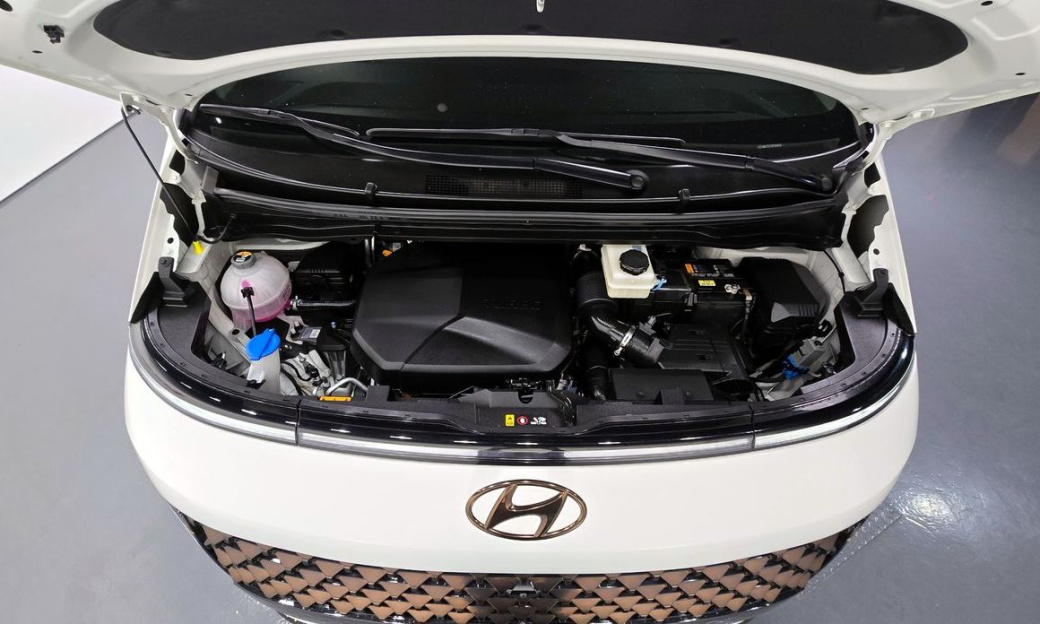 Hyundai Staria 4WD Camper, 2023
