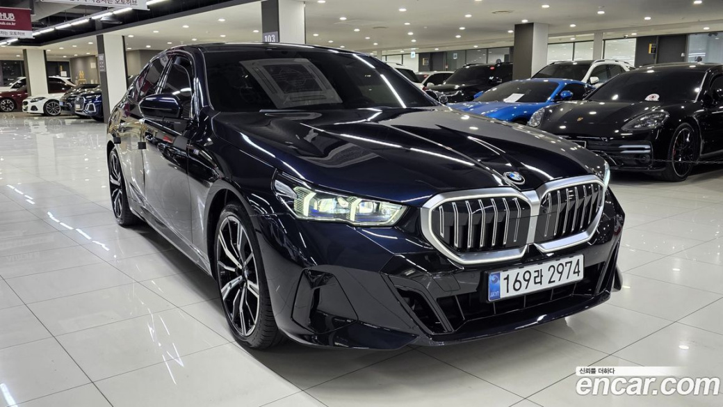 BMW 5-Series 530i xDrive M Sport, 2025