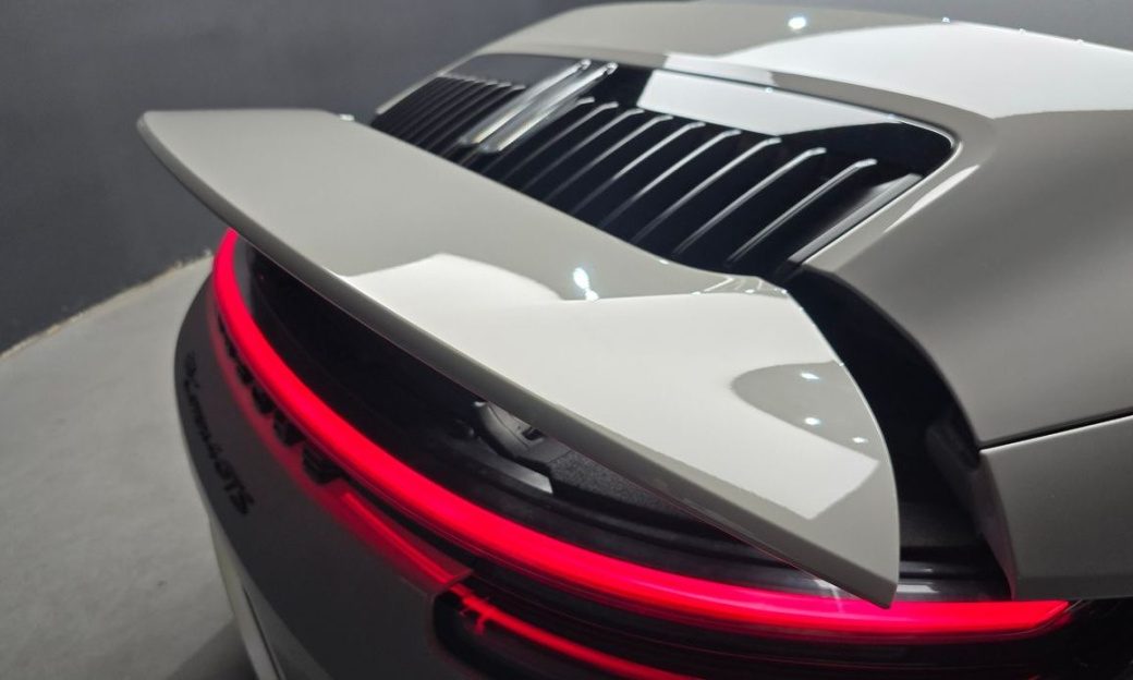 Porsche 911 Carrera 4 GTS Cabriolet, 2023