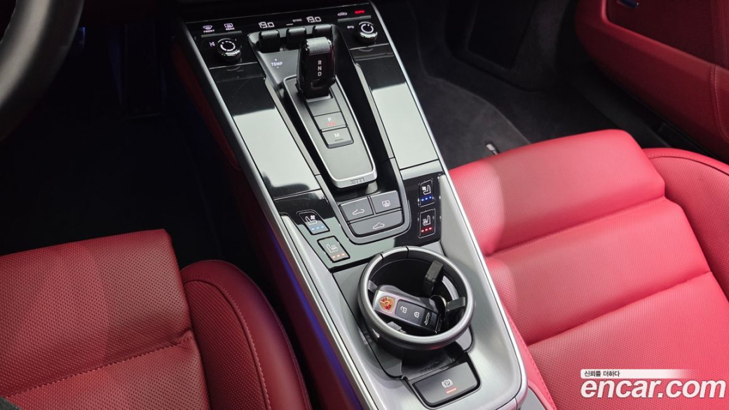 Porsche 911 Carrera, 2024