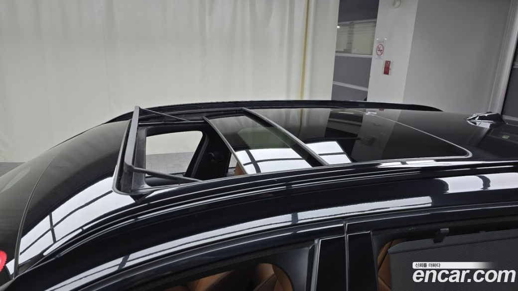 BMW 3-Series 320i Touring M Sports, 2023