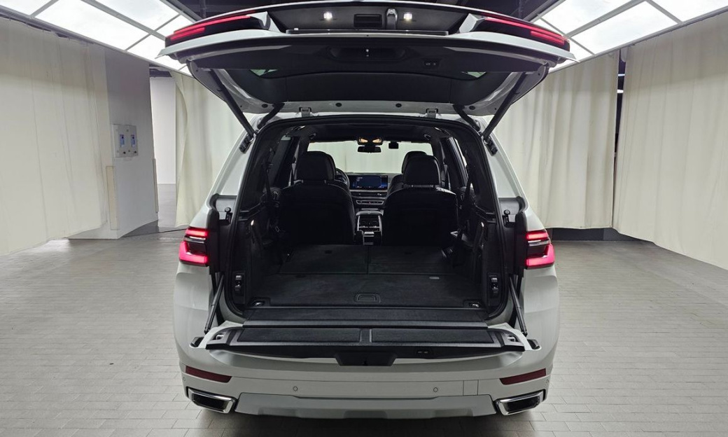 BMW X7 xDrive 40i Design Pure Excellence 6-Seater, 2024