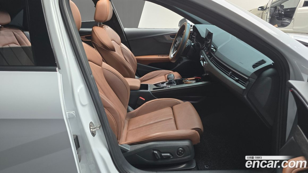 Audi A4 40 TFSI Premium, 2023