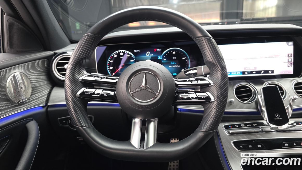 Mercedes-Benz E-Class E350 4MATIC AMG Line, 2022