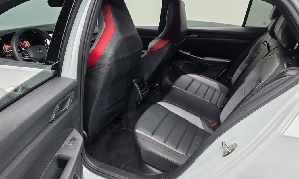 Volkswagen Golf 2.0 GTI, 2024