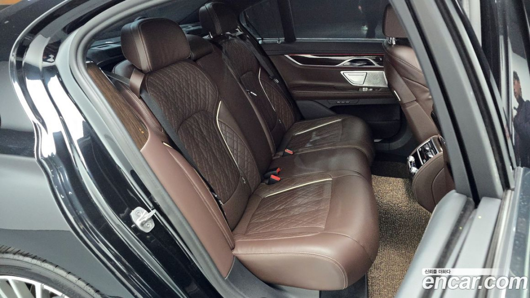 BMW 7-Series 740i Design Pure Excellence, 2022