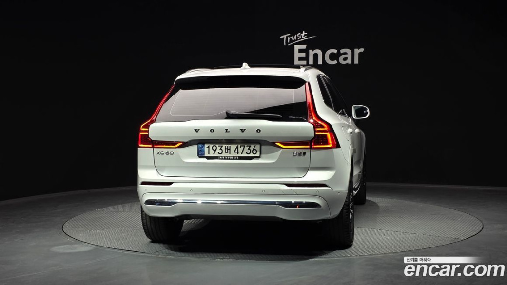 Volvo XC60 B5 Inscription, 2022