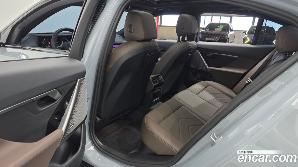 BMW 5-Series 520i M Sport, 2025