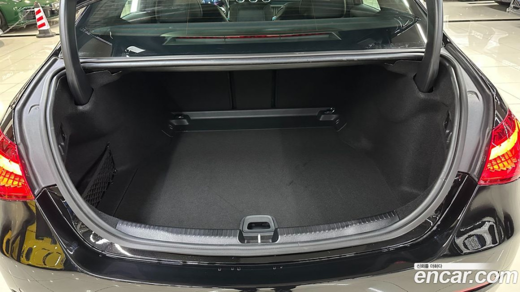 Mercedes-Benz C-Class C200 Avantgarde, 2025