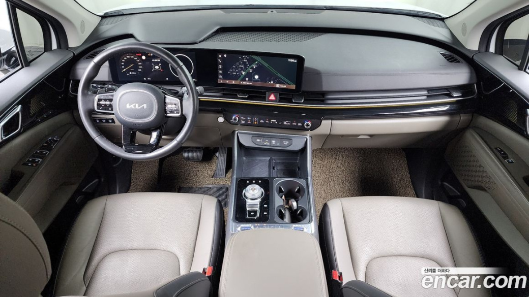 Kia Carnival 9-Seater Signature, 2024