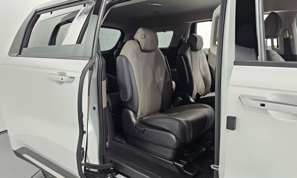 Kia Carnival 9-Seater Noblesse, 2024