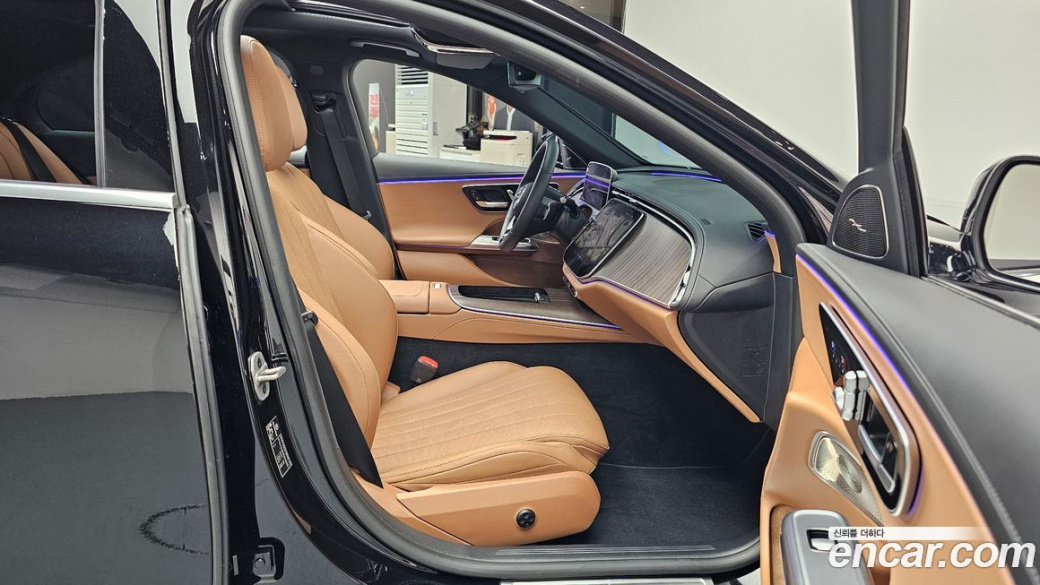 Mercedes-Benz E-Class E300 4MATIC Exclusive, 2024