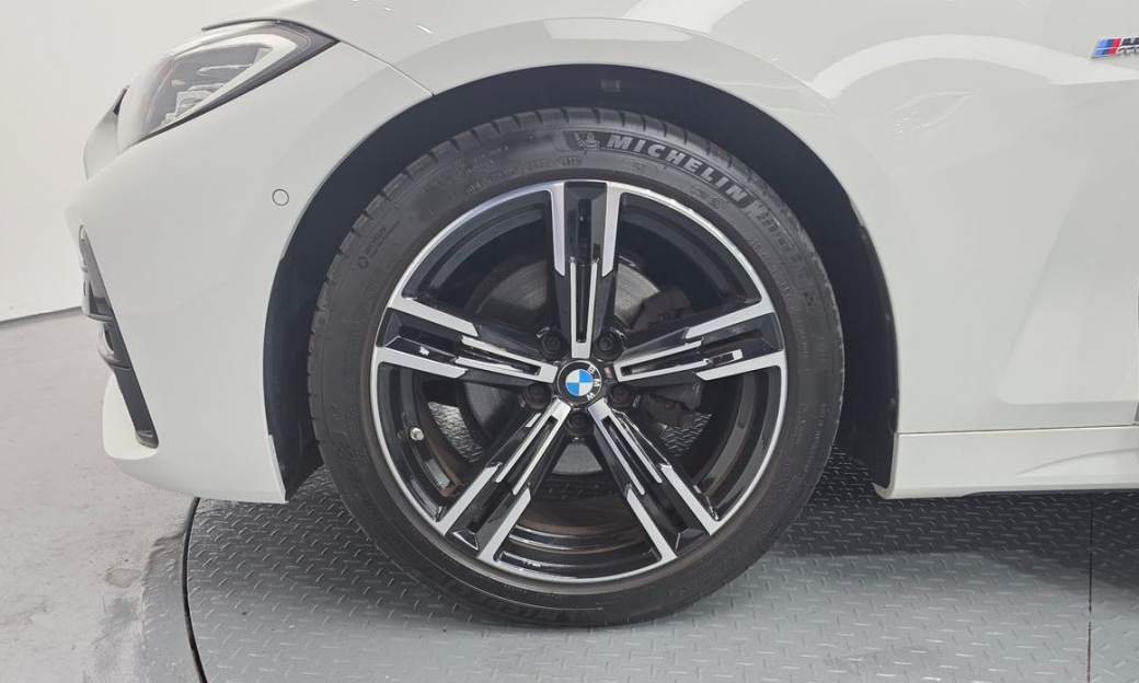 BMW 4-Series 420i M Sport Coupe, 2023