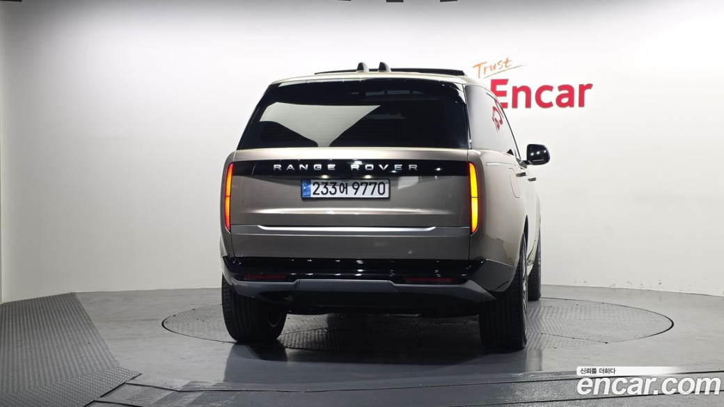 Land Rover Range Rover D350 Autobiography Long Wheel Base, 2024