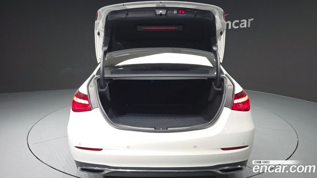 Mercedes-Benz C-Class C300 4MATIC Avantgarde, 2024