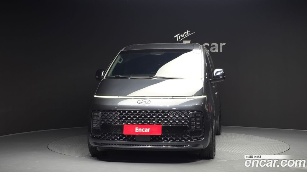 Hyundai Staria Lounge 9-Seater, 2022