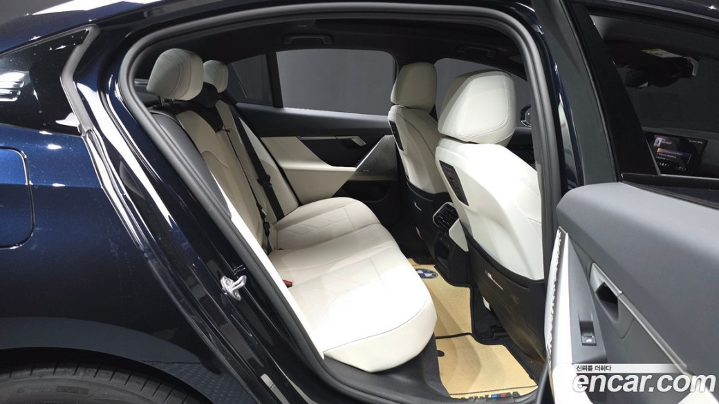 BMW 5-Series 520i M Sport, 2024