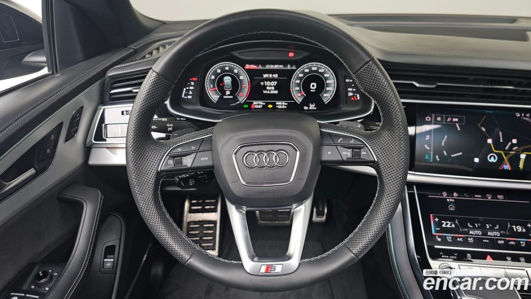 Audi Q8 55 TFSI Quattro Premium, 2023