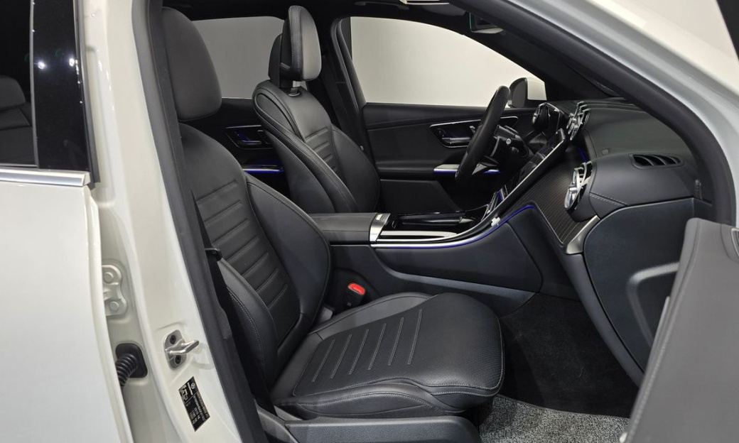 Mercedes-Benz GLC-Class GLC300 4MATIC AMG Line, 2025