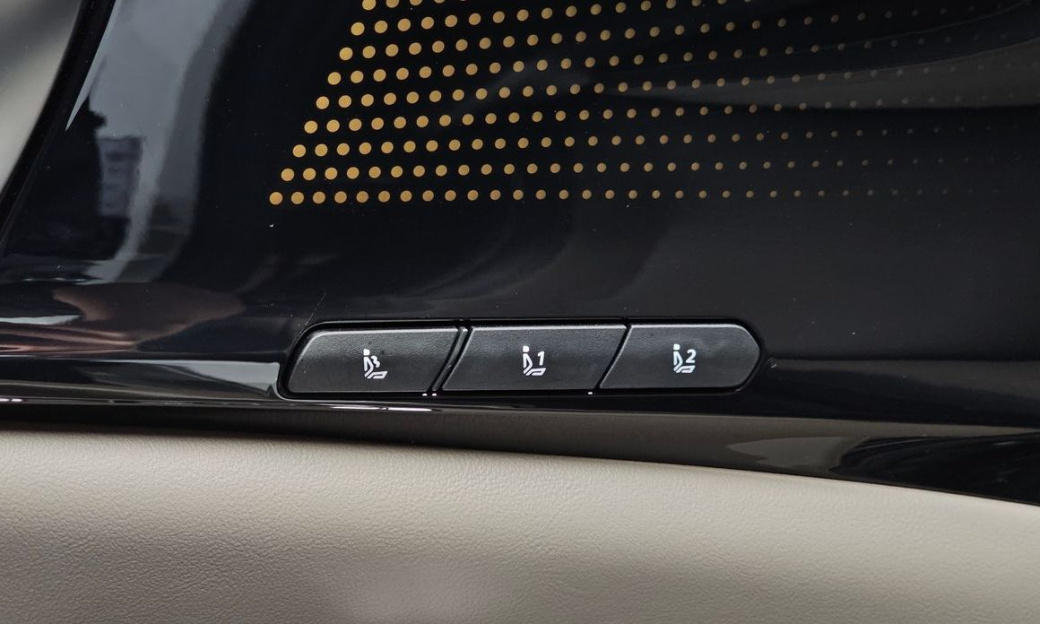 Kia Carnival 9-Seater Signature, 2025