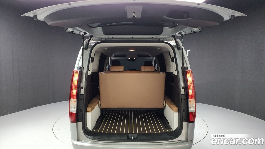 Hyundai Staria Tourer 9-Seater, 2025