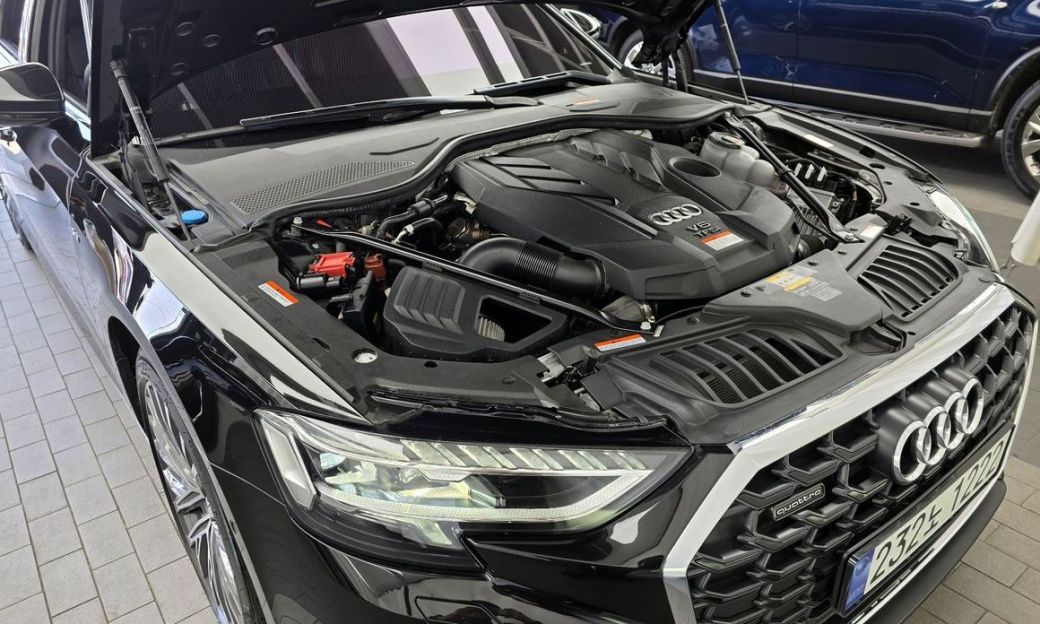 Audi A8 55 TFSI Quattro Premium LWB, 2023
