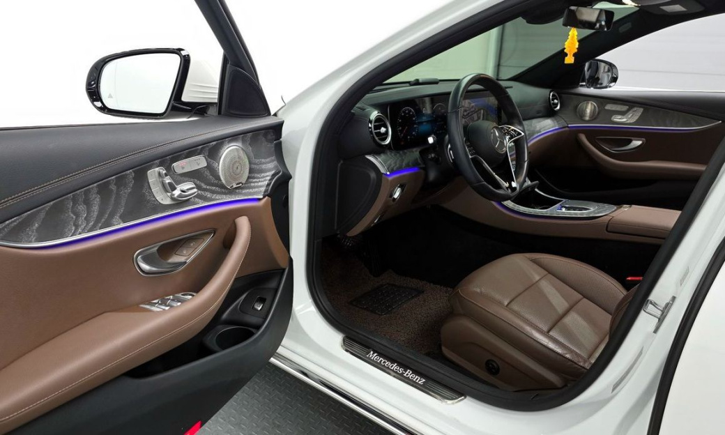Mercedes-Benz E-Class E350 4MATIC Exclusive, 2023