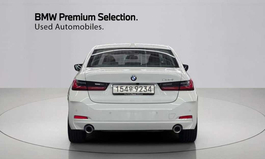 BMW 3-Series 320i, 2025