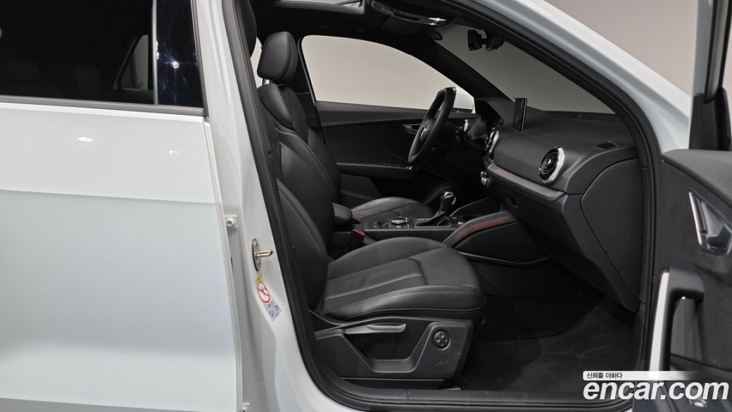 Audi Q2 35 TDI Premium, 2023