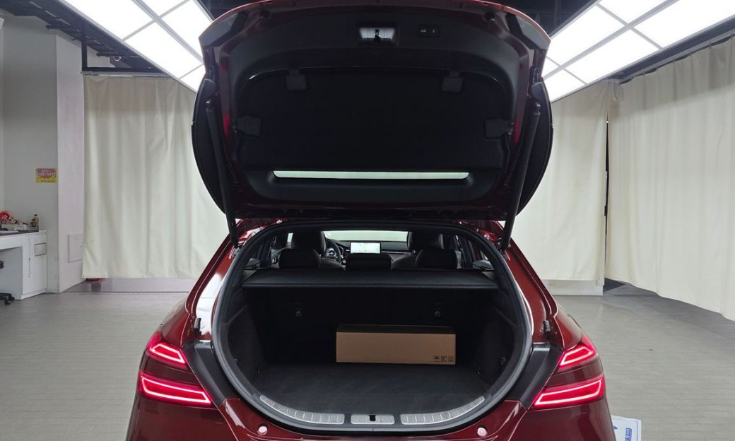 Genesis G70 Gasoline 2.5T 4WD, 2025