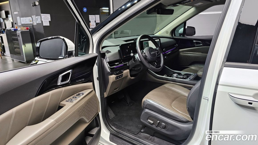 Kia Carnival 9-Seater Signature, 2025