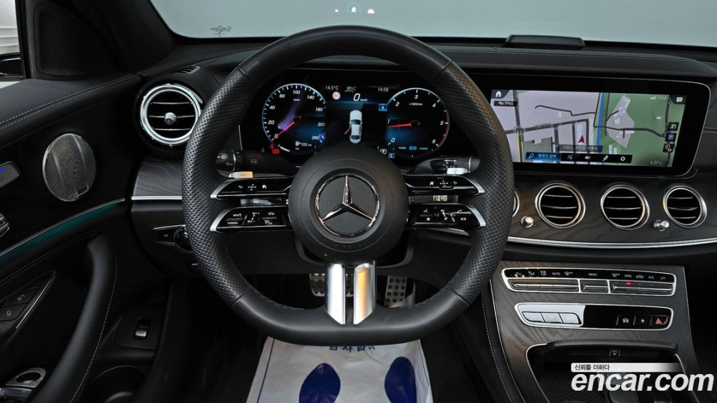 Mercedes-Benz E-Class E220d 4MATIC AMG Line, 2023