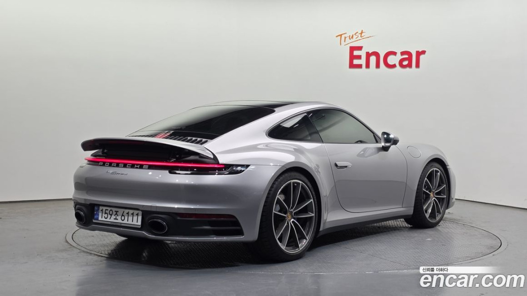 Porsche 911 Carrera, 2024
