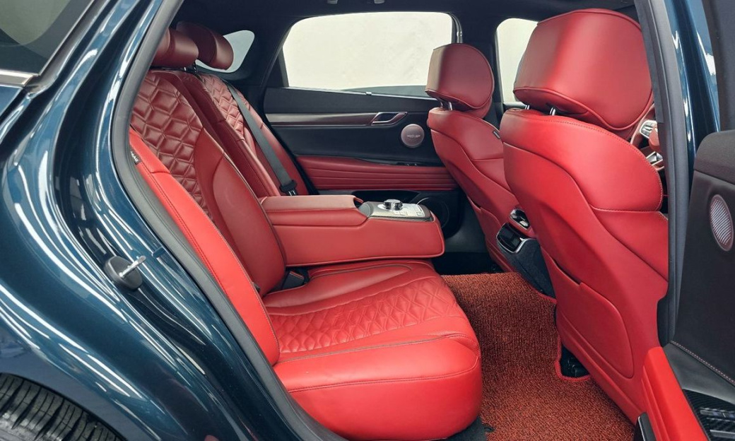 Genesis G80 Gasoline 2.5 Turbo AWD, 2025
