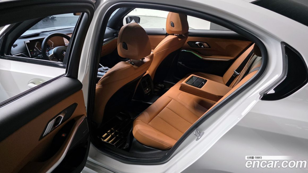 BMW 3-Series 320i M Sport, 2023