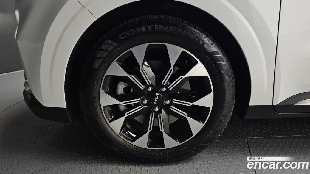 Kia Carnival 9-Seater Signature, 2023