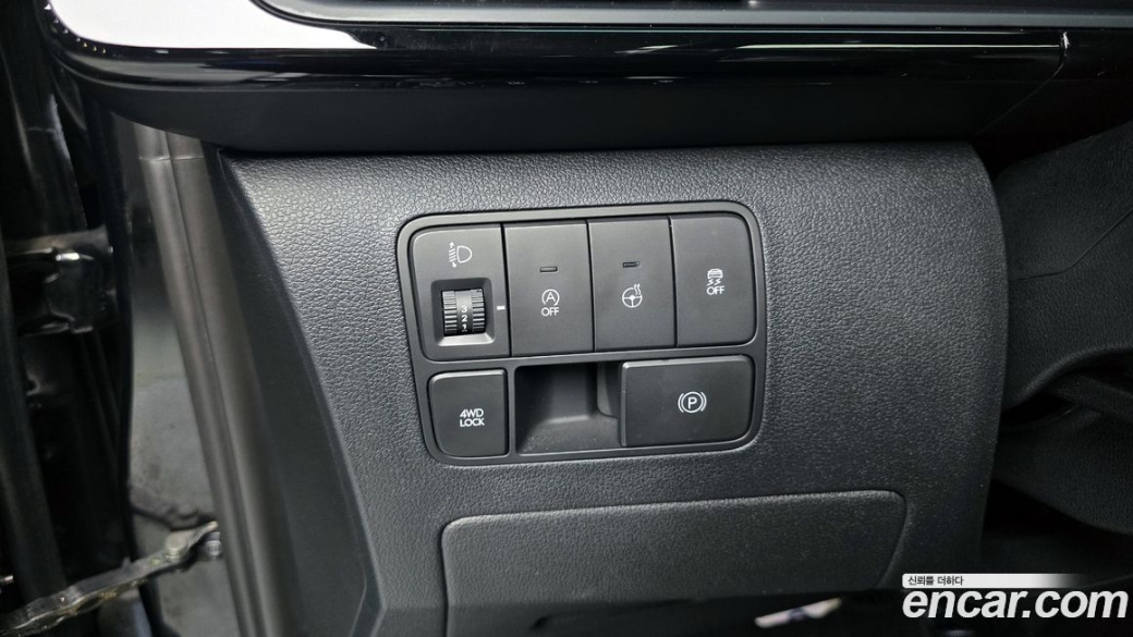 Hyundai Staria 4WD Lounge 9-Seater, 2023