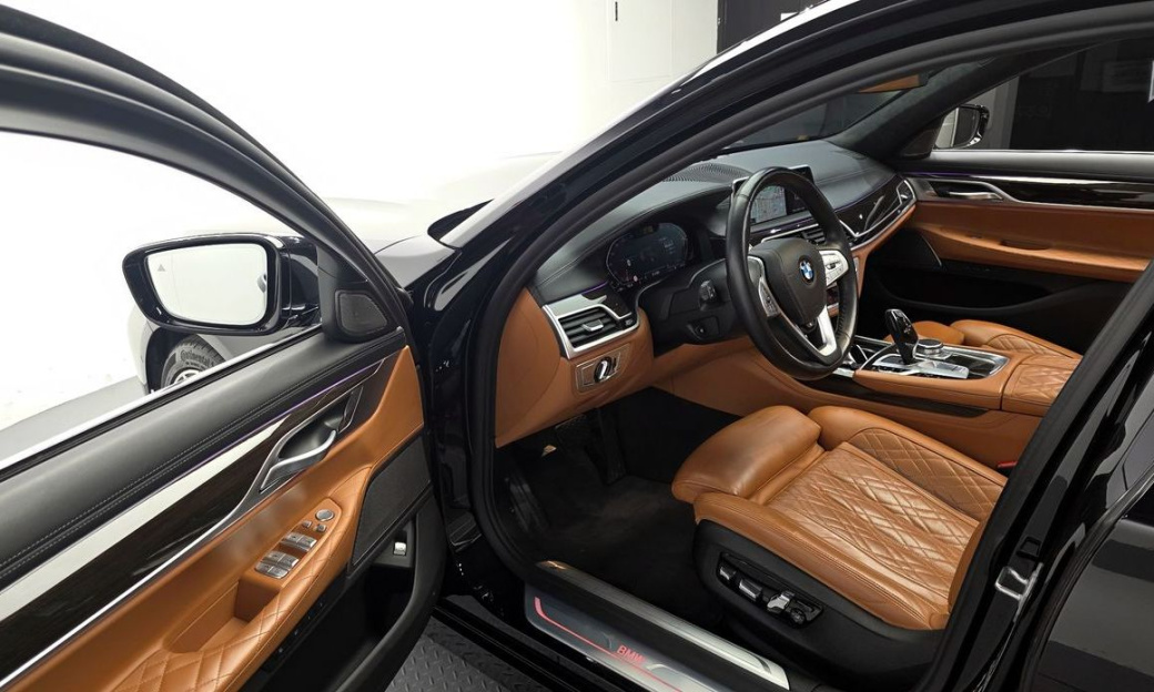 BMW 7-Series 730d xDrive Design Pure Excellence, 2022
