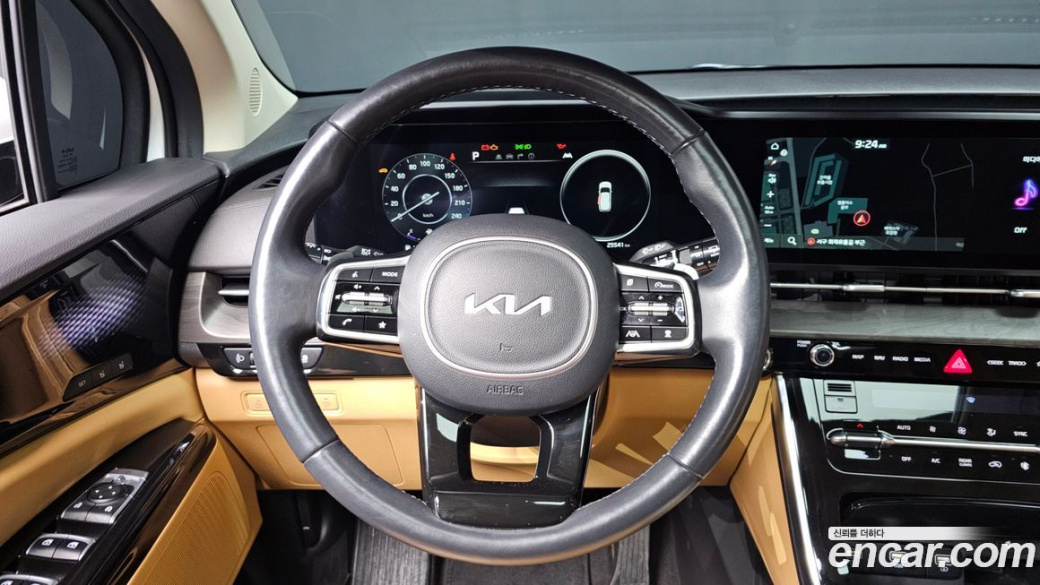 Kia Carnival 9-Seater Signature, 2023