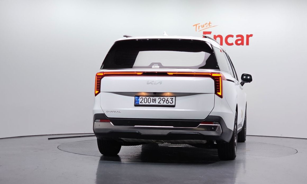 Kia Carnival 9-Seater Signature, 2025