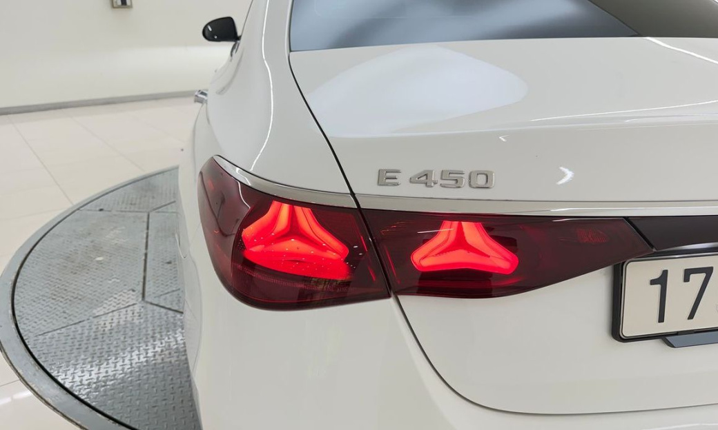 Mercedes-Benz E-Class E450 4MATIC Exclusive, 2025