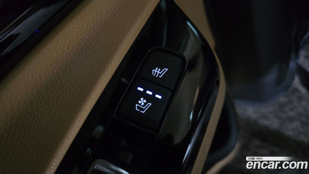 Kia Carnival 7-Seater Signature, 2022