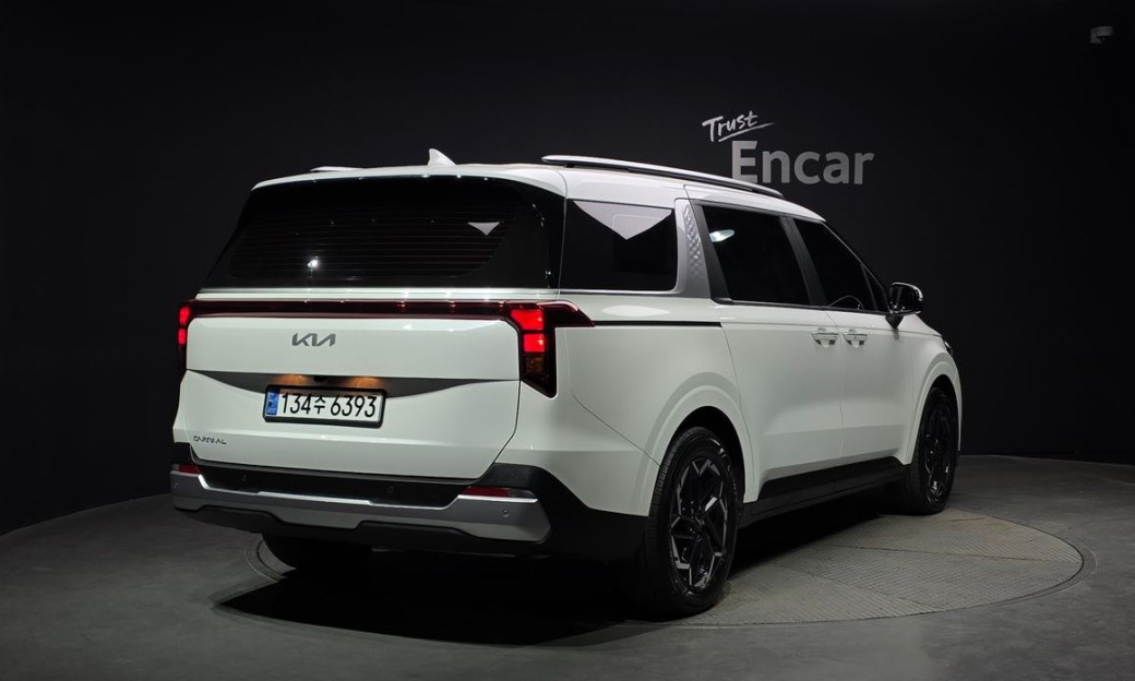 Kia Carnival 9-Seater Prestige, 2025