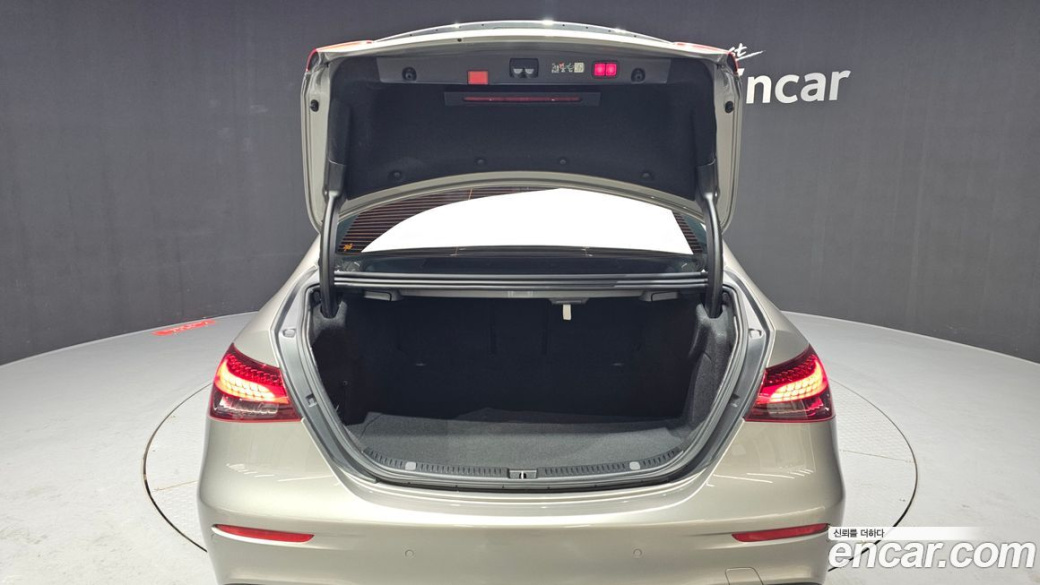 Mercedes-Benz E-Class E350 4MATIC AMG Line, 2023