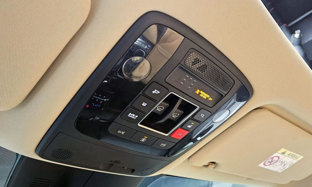 Kia Carnival 9-Seater Signature, 2023
