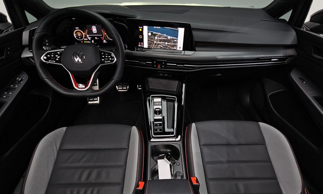 Volkswagen Golf 2.0 GTI, 2024