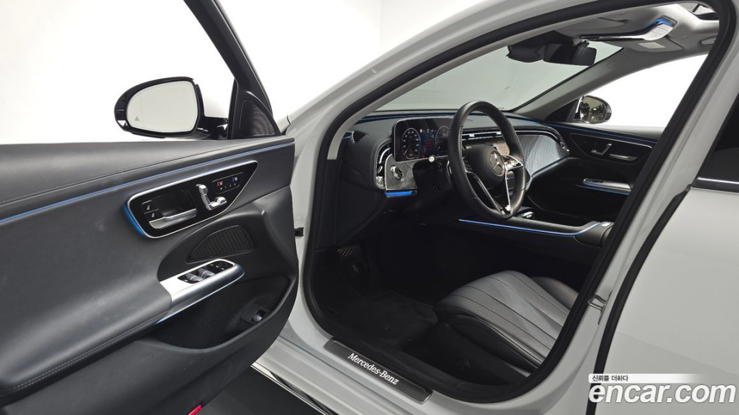 Mercedes-Benz E-Class E220d 4MATIC Exclusive, 2024